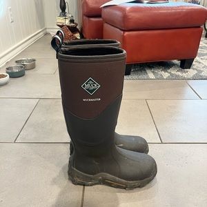 Muck boots